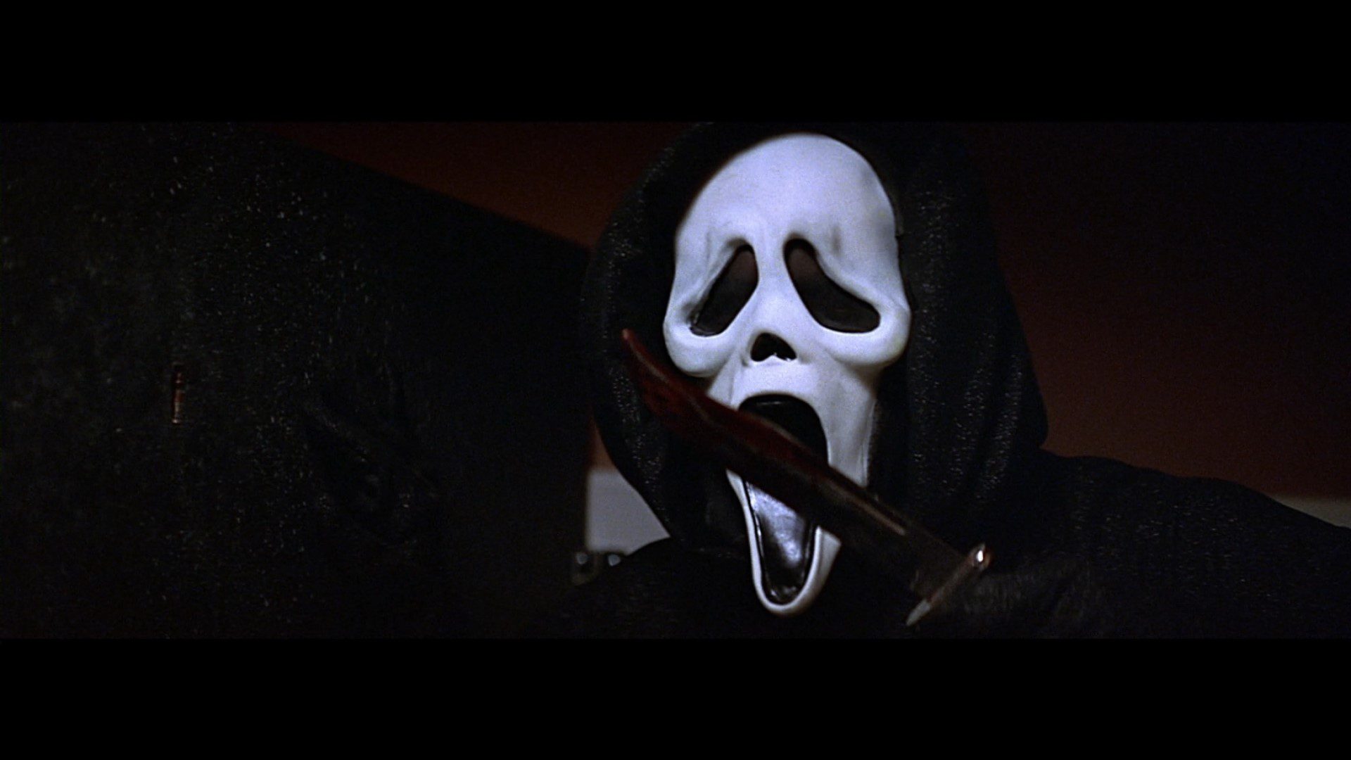 Unmasking the killer: The Mask and Cape Used in “Scream” - PropBlog